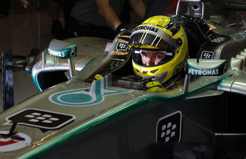 Nico Rosberg en su Mercedes antes de salir a la pista