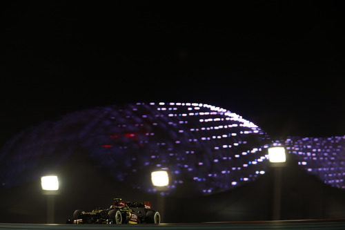 Romain Grosjean bajo la espectacular noche de Abu Dabi