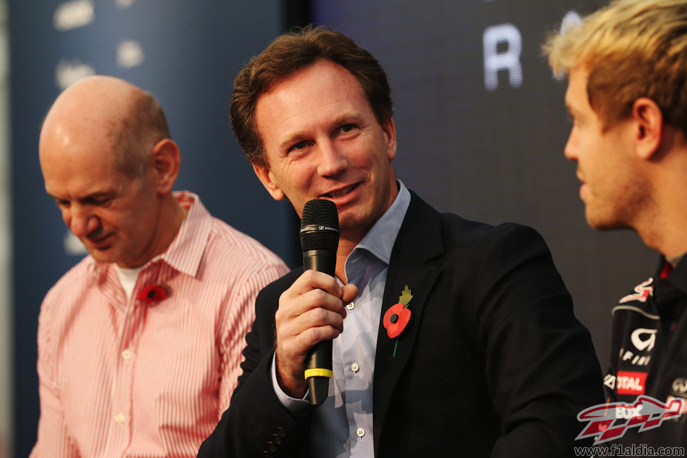 Christian Horner se dirige a sus empleados