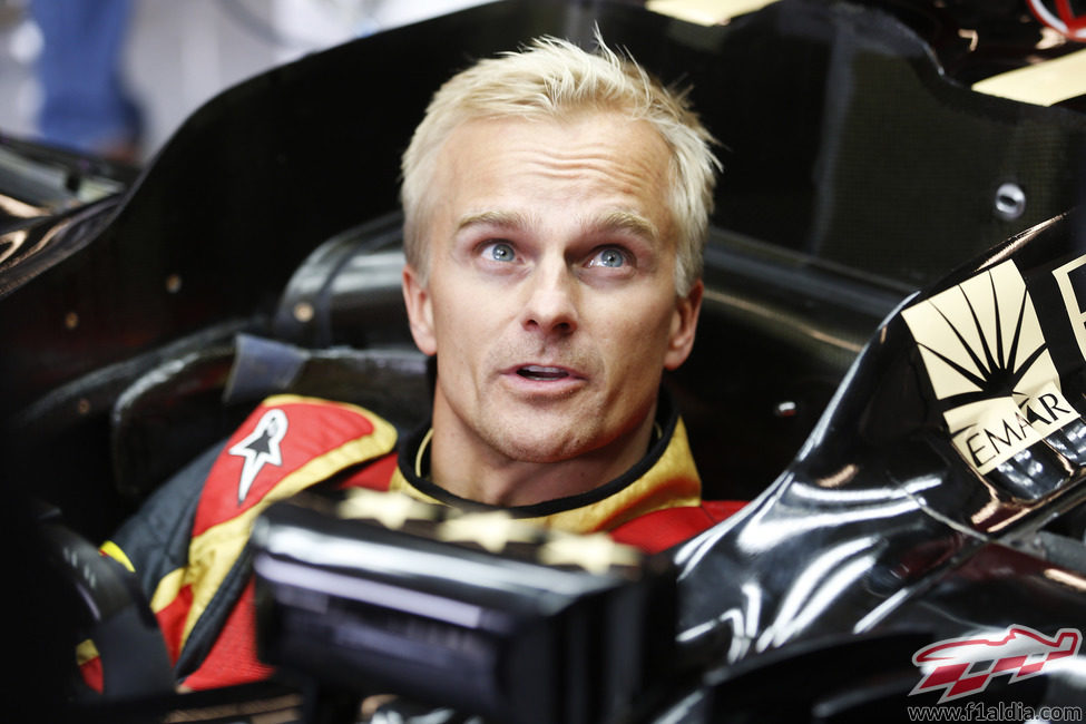 Heikki Kovalainen, sentado en el E21