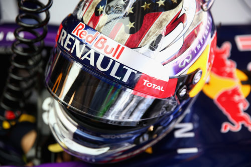 Primer plano del casco de Vettel