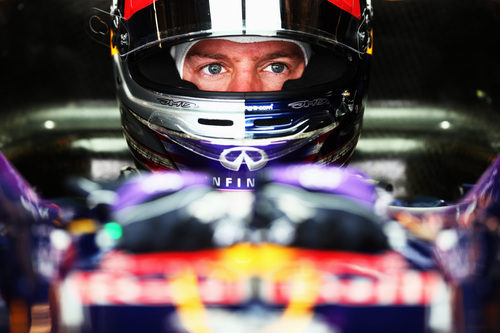 Sebastian Vettel se concentra dentro de su 'cockpit'