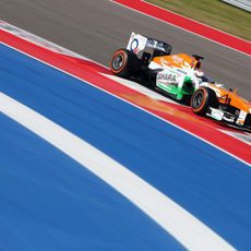 Paul di Resta supera una vuelta más en el COTA