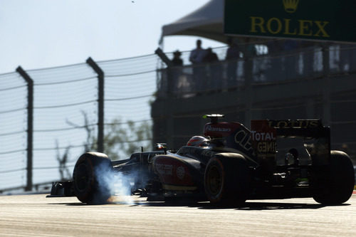 Romain Grosjean se pasa de frenada en la primera curva del Circuito de las Américas