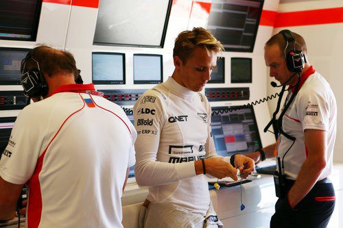 Max Chilton, en el box de Marussia