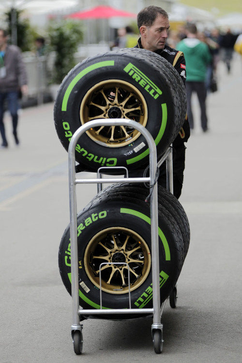 Compuesto intermedio Pirelli en Austin