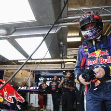 Sebastian Vettel se prepara para la clasificación