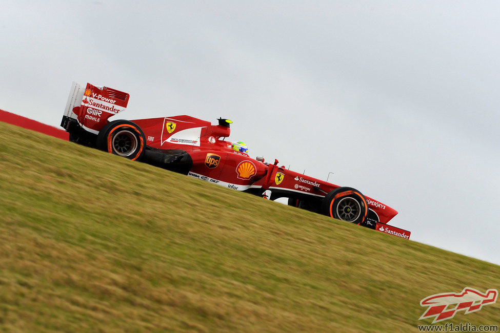 Felipe Massa, en una de las bajadas del COTA