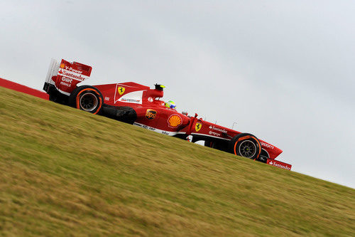 Felipe Massa, en una de las bajadas del COTA