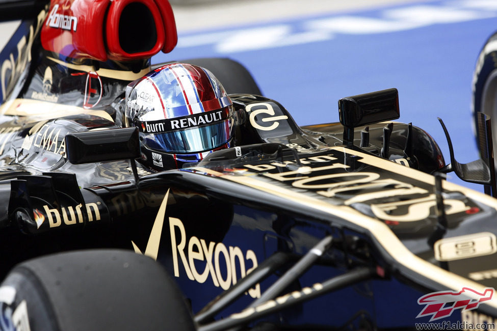 Romain Grosjean llega al parque cerrado tras la clasificación del GP de Estados Unidos 2013