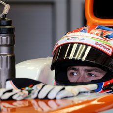 Paul di Resta, atento en el VJM06