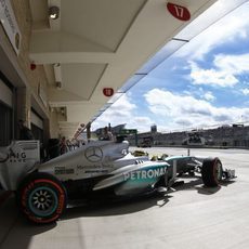 Nico Rosberg sale de boxes en el COTA