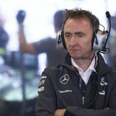 Cara seria de Paddy Lowe