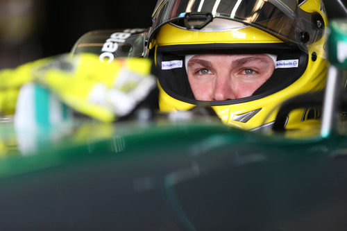 Mirada atenta de Nico Rosberg