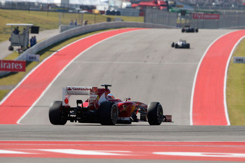 Fernando Alonso cruzó quinto la meta en Austin