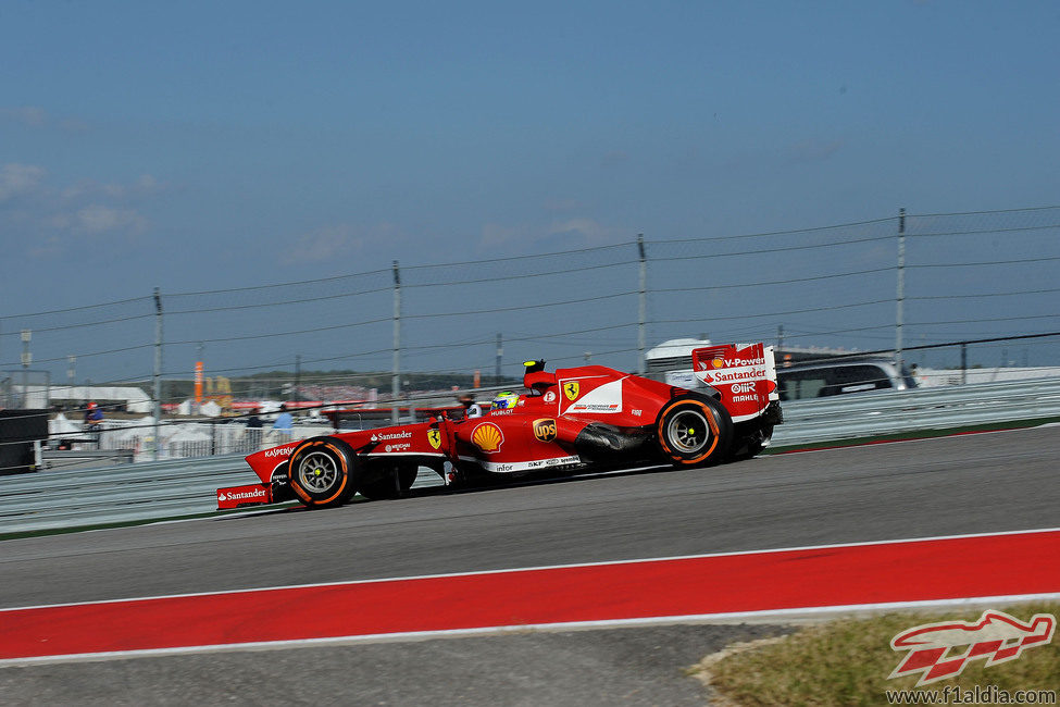 Felipe Massa no logró puntuar en Austin