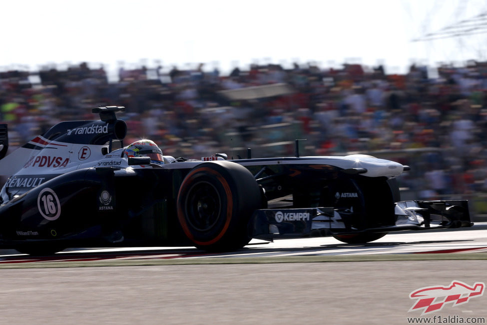 Pastor Maldonado no empezó bien la carrera en Austin