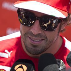 La prensa, atenta a Fernando Alonso