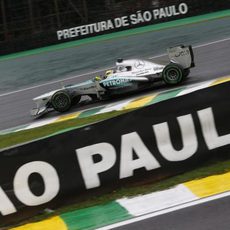 Nico Rosberg pilota con los intermedios en Sao Paulo