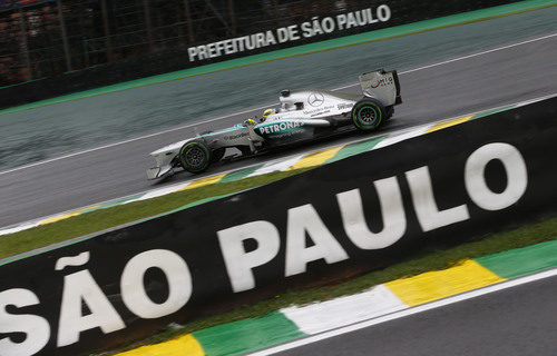 Nico Rosberg pilota con los intermedios en Sao Paulo