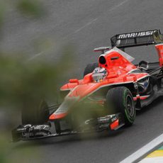 Jules Bianchi pilota su Marussia en los libres de Interlagos