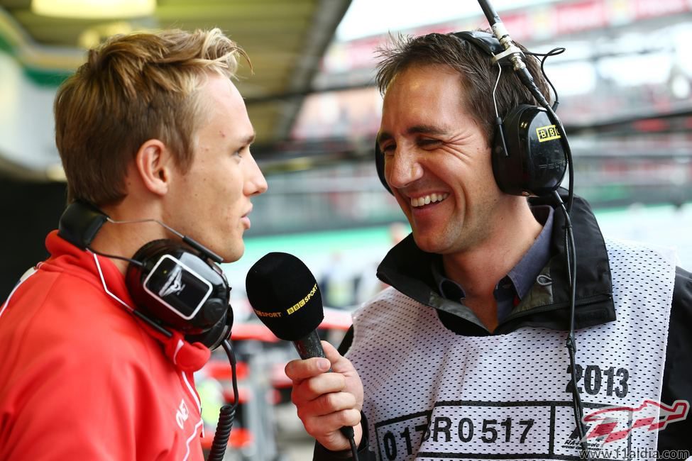 Max Chilton habla para la BBC en el último GP del año