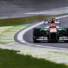 Pista mojada para Adrian Sutil