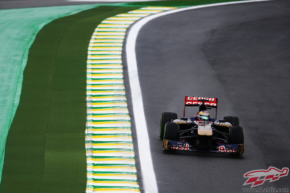 Jean-Eric Vergne durante los entrenamientos libres del viernes en Interlagos