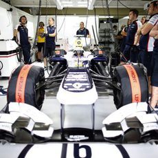 Pastor Maldonado en su box