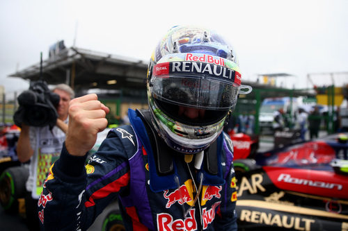 Sebastian Vettel celebra la pole en Brasil