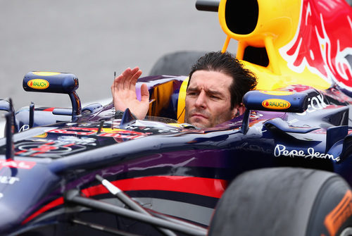 Mark Webber se quitó el casco tras cruzar la meta