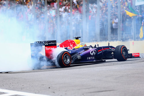 Más donuts de Sebastian Vettel en Brasil