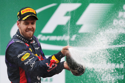 Sebastian Vettel descorcha el champán