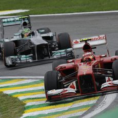 Felipe Massa defiende posición