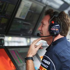 Christian Horner en el muro de Red Bull