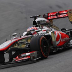 Jenson Button casi llega al podio en Interlagos