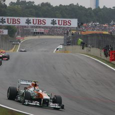 Adrian Sutil tuvo una estrategia de tres paradas