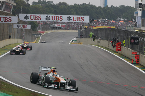 Adrian Sutil tuvo una estrategia de tres paradas