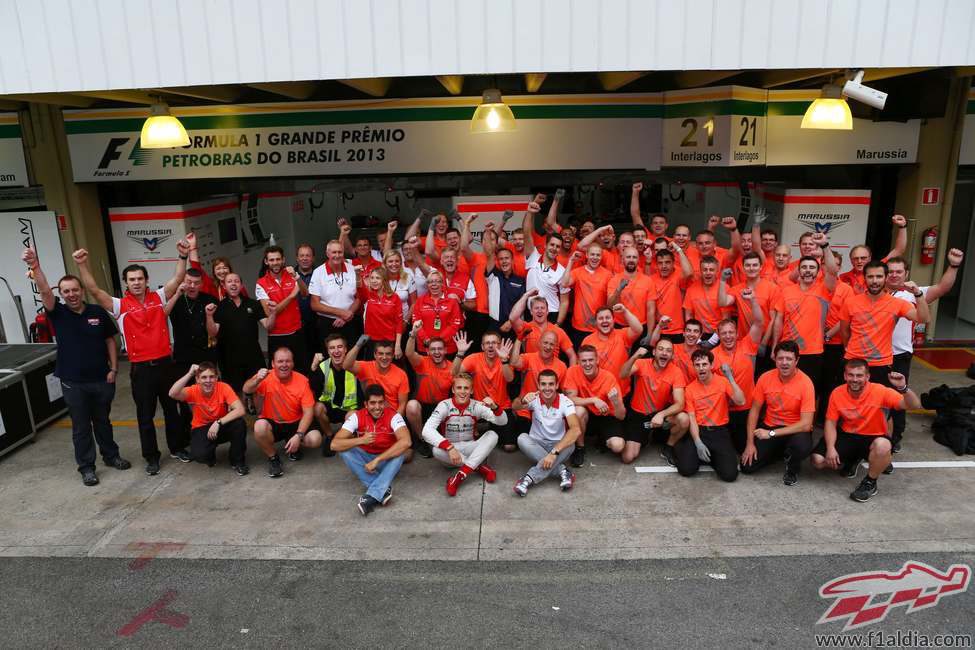 Marussia celebra la décima posición en el mundial de constructores
