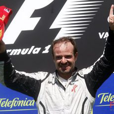 Barrichello logra la victoria