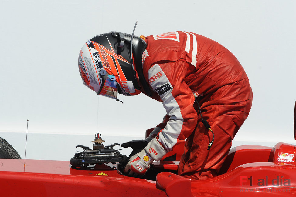 Raikkonen se baja del Ferrari