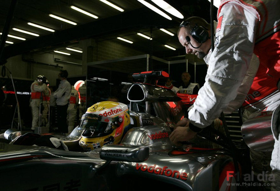 Hamilton en su McLaren