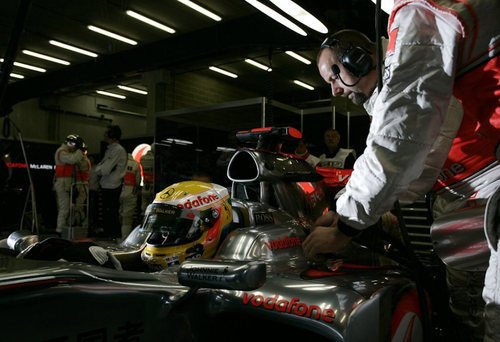 Hamilton en su McLaren