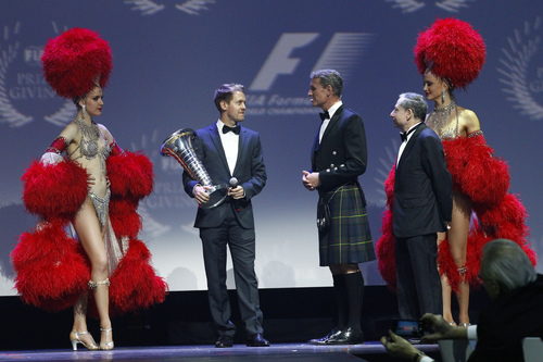 Sebastian Vettel recibe su campeonato del mundo