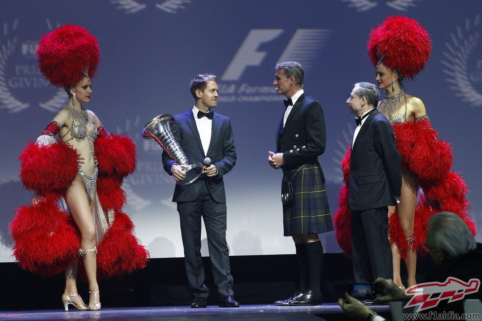 Sebastian Vettel recibe su campeonato del mundo