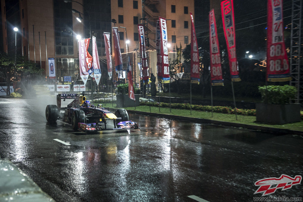 La lluvia anima la exhibición