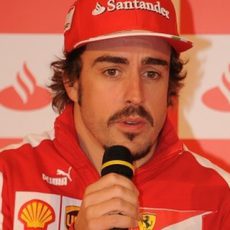 Acto del Banco Santander de Navidad con Fernando Alonso