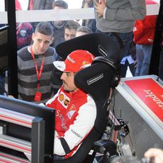 Fernando Alonso prueba el simulador