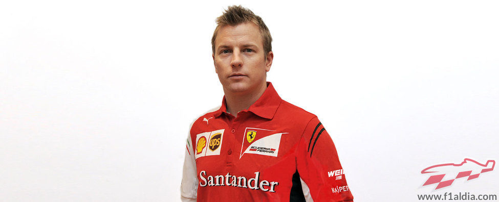 Kimi Räikkönen ya posa con los colores de Ferrari