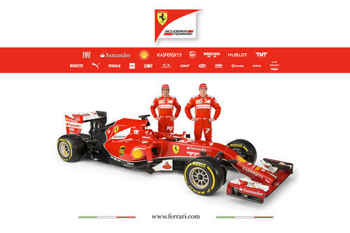 Fernando Alonso y Kimi Räikkönen junto al F14-T